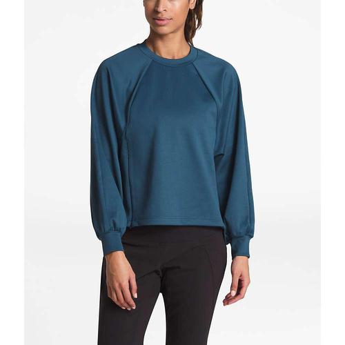 Women's oodie come in a diverse range of materials, each offering unique characteristics in terms of comfort, style, and functionality.